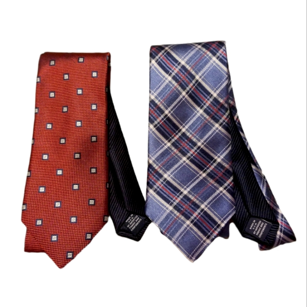ROUNDTREE & YORKE Tie Lot of 2 Geometric Plaid All Silk Blue Red Multicolor